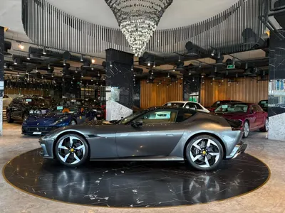 2025 فيراري 12 سيليندر
