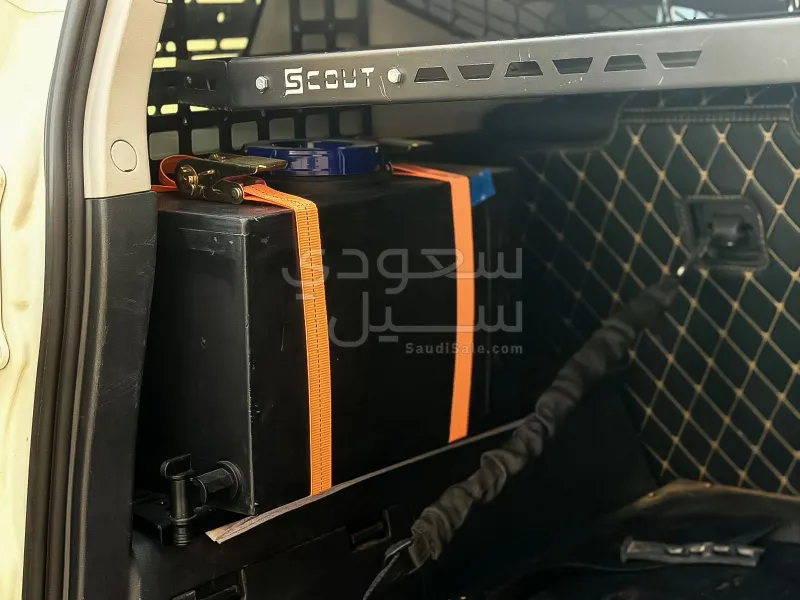 2022 تويوتا اف جي كروزر 2