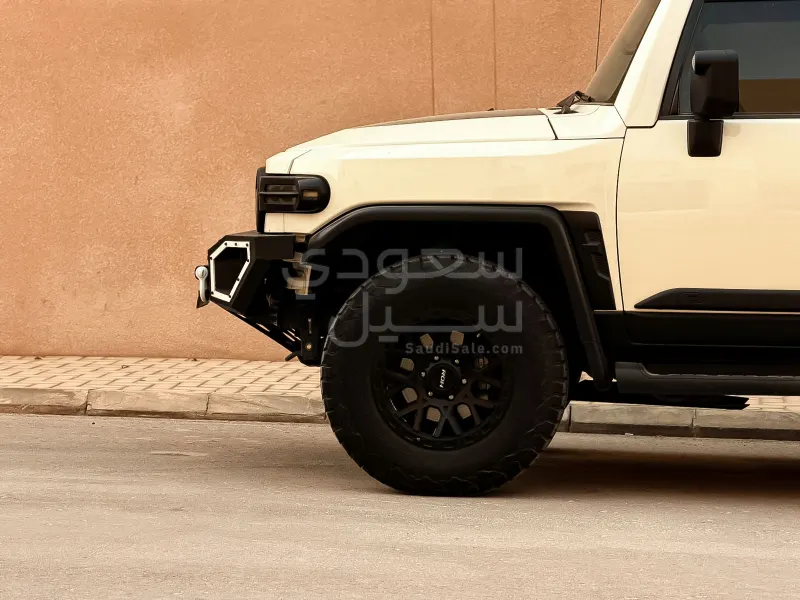 2022 تويوتا اف جي كروزر 2