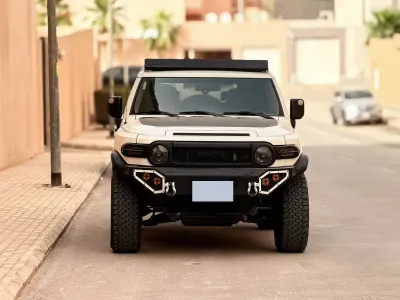 2022 تويوتا اف جي كروزر 2