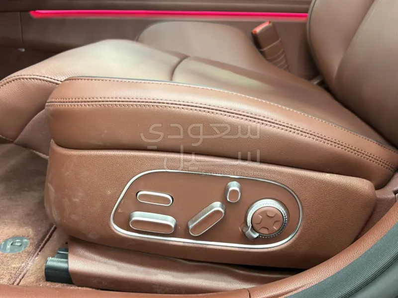 2026 Genesis G 90