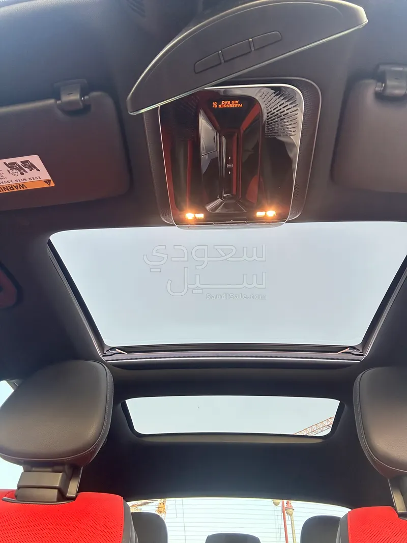 2024 مرسيدس - بنز سي 300 أي إم جي