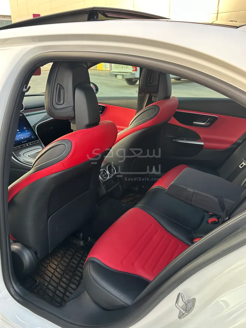 2024 مرسيدس - بنز سي 300 أي إم جي