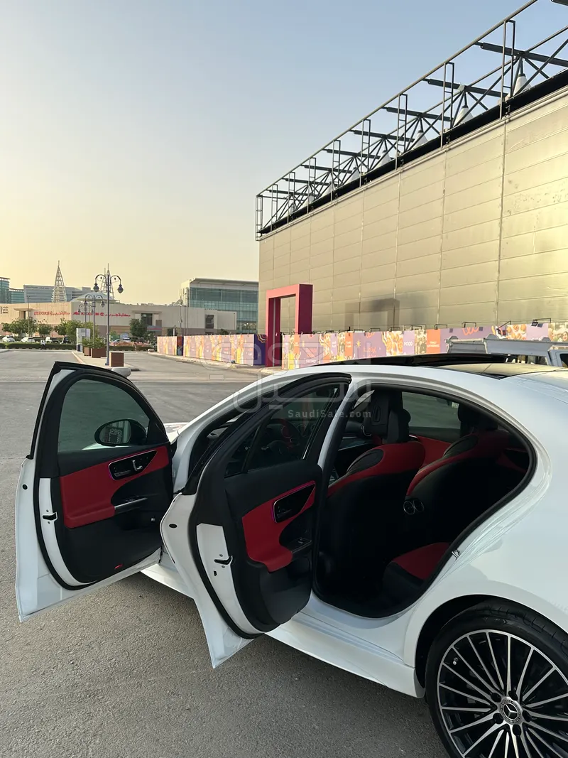 2024 مرسيدس - بنز سي 300 أي إم جي