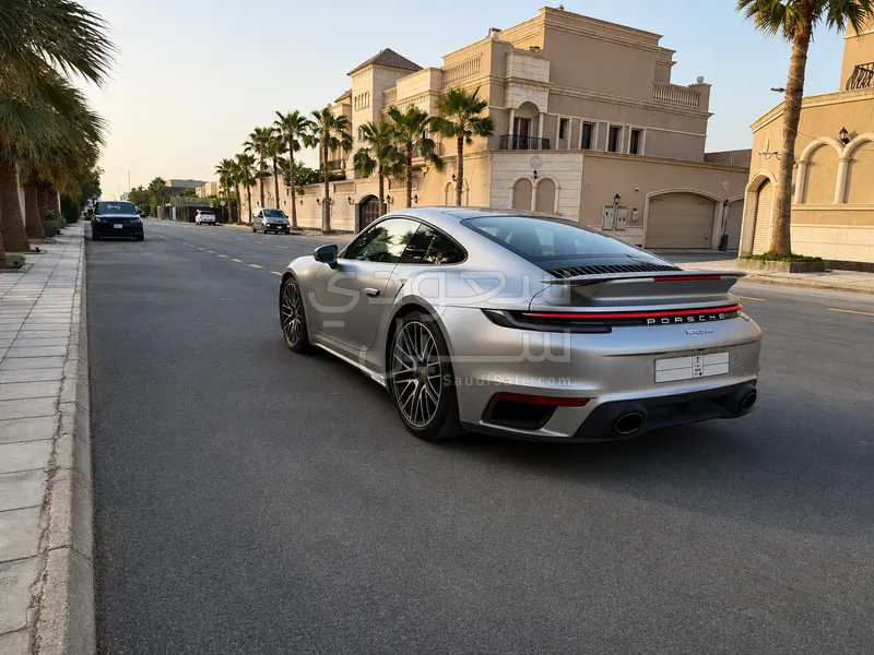 2021 بورش 911 توربو