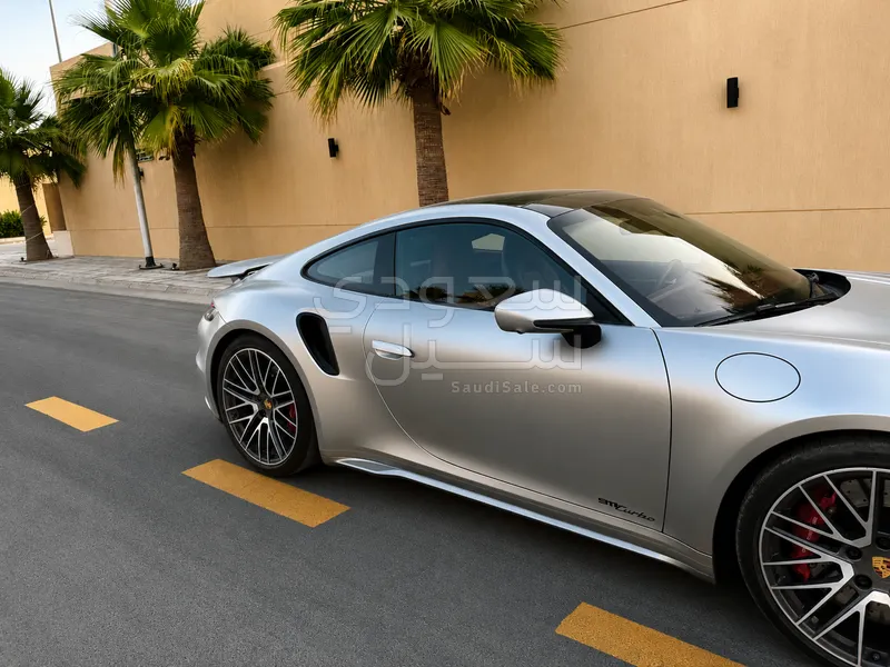 2021 بورش 911 توربو