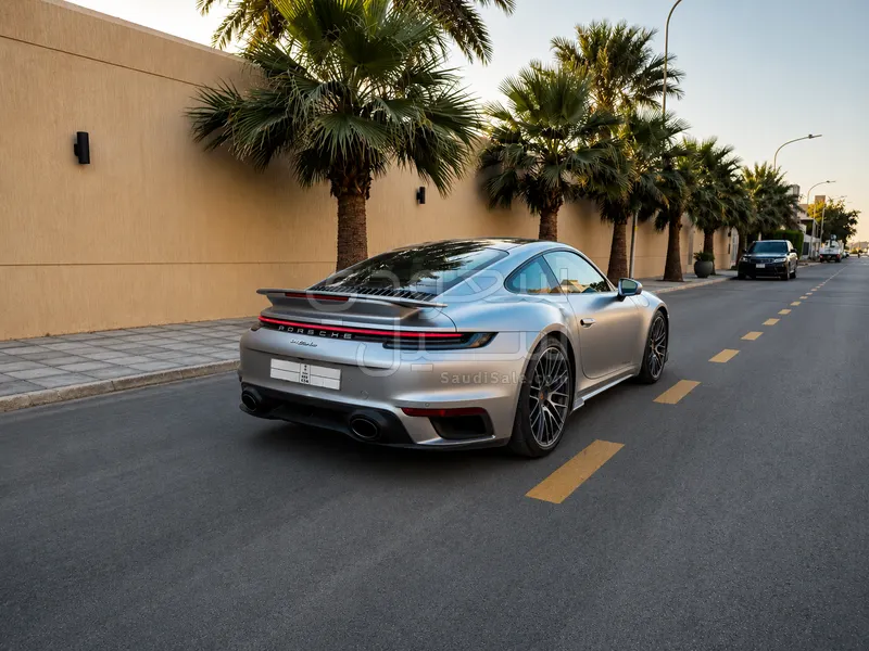 2021 بورش 911 توربو