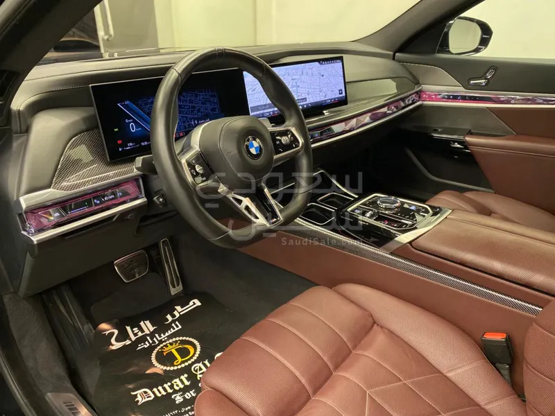 2025 بي ام دبليو الفئة السابعة 735أي