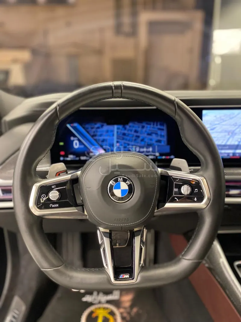 2025 بي ام دبليو الفئة السابعة 735أي