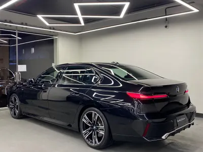 2025 بي ام دبليو الفئة السابعة 735أي