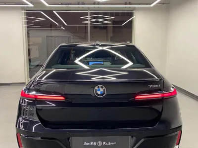 2025 بي ام دبليو الفئة السابعة 735أي