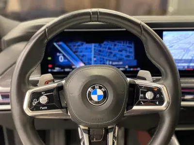 2025 بي ام دبليو الفئة السابعة 735أي