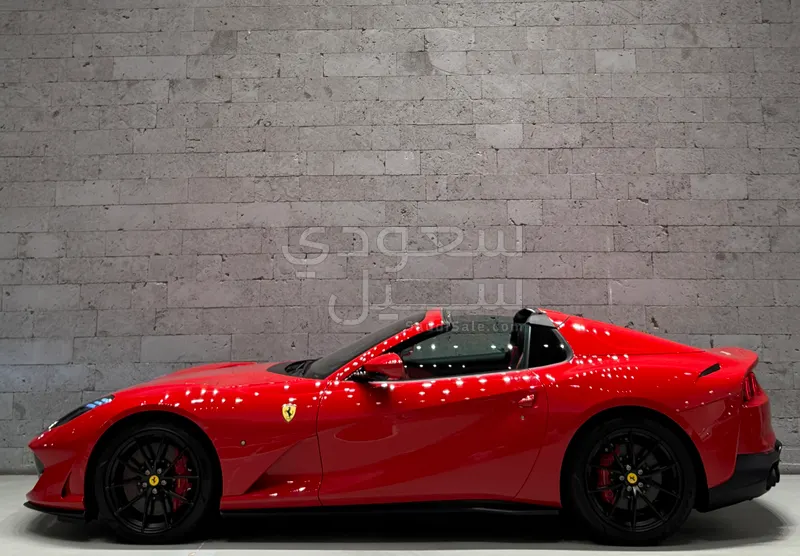 2023 فيراري 812 جي تي اس