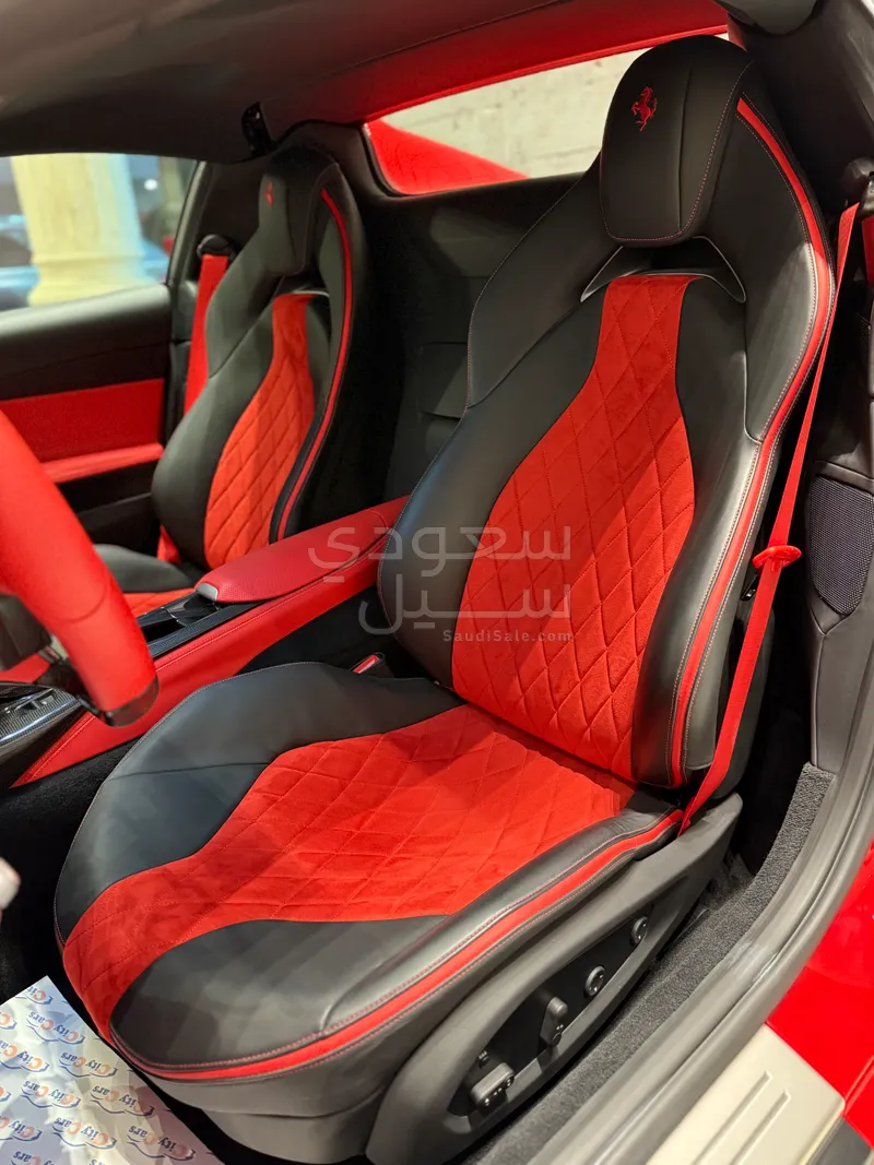 2023 فيراري 812 جي تي اس