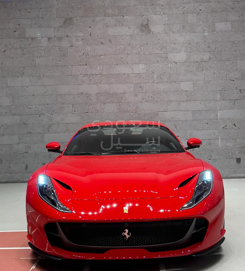2023 فيراري 812 جي تي اس