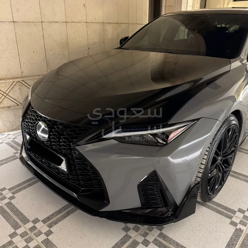 2023 لكزس آي إس 350 إف