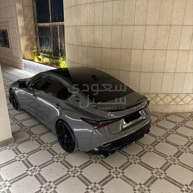 2023 لكزس آي إس 350 إف