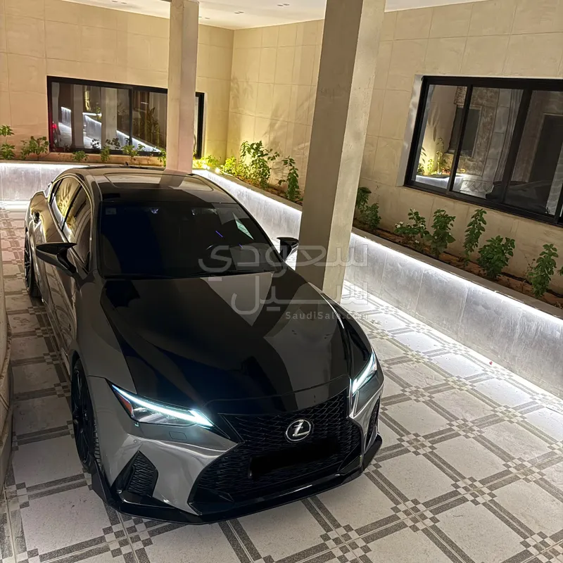 2023 لكزس آي إس 350 إف