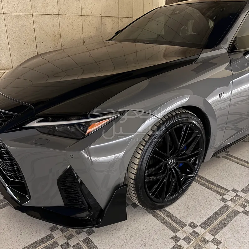 2023 لكزس آي إس 350 إف
