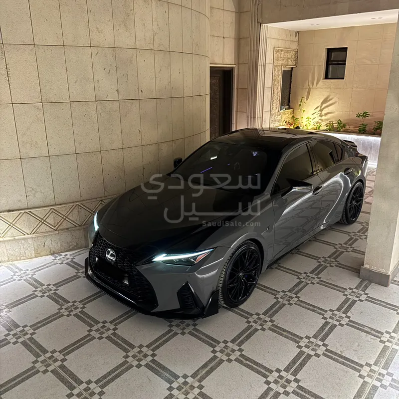 2023 لكزس آي إس 350 إف