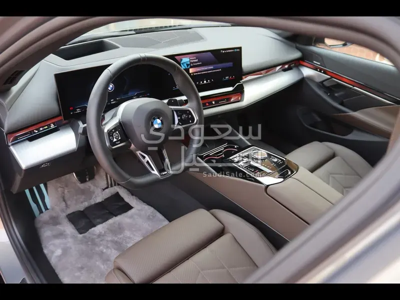 2024 BMW 5 Series 520i