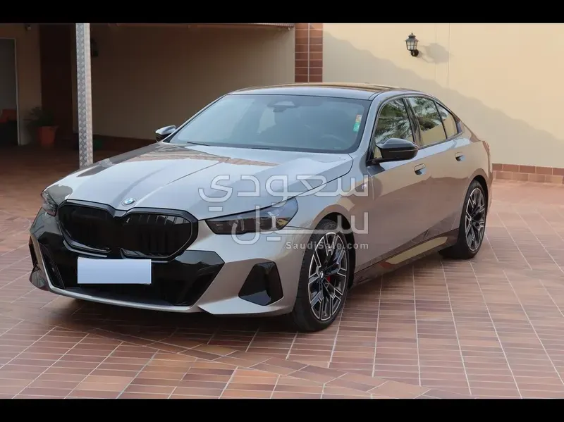 2024 BMW 5 Series 520i