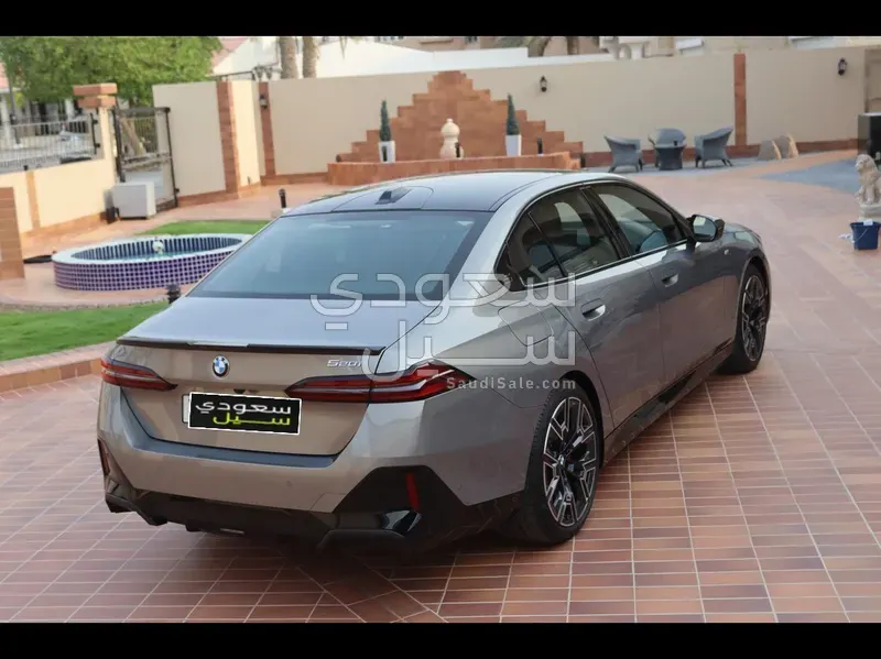 2024 BMW 5 Series 520i