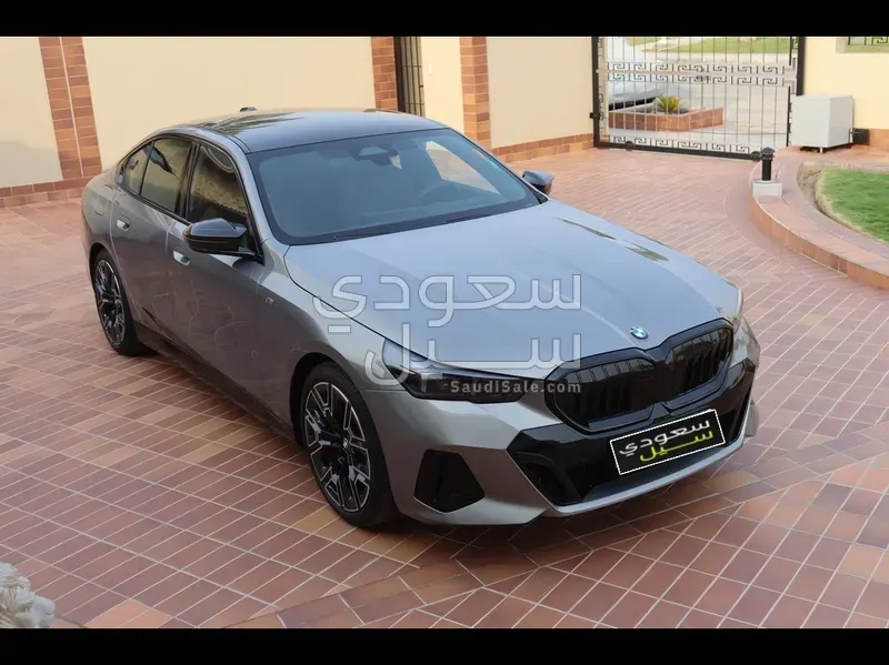 2024 BMW 5 Series 520i