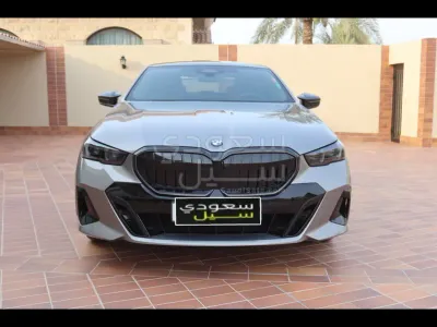 2024 بي ام دبليو الفئة الخامسة 520 أي