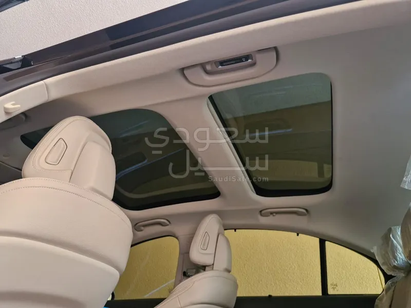 2025 مرسيدس - بنز إس 300