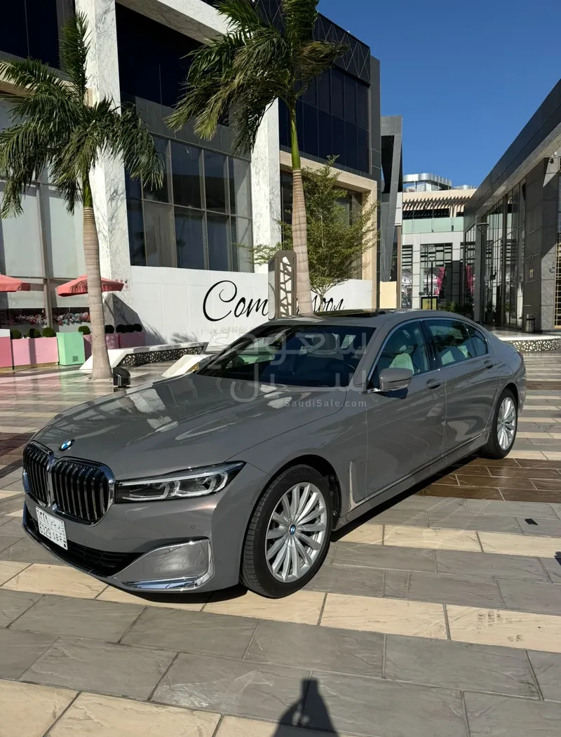 2022 BMW 7 Series 730Li