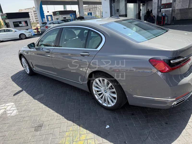 2022 BMW 7 Series 730Li
