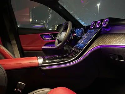 2025 مرسيدس - بنز جي إل سي 200 اي ام جي