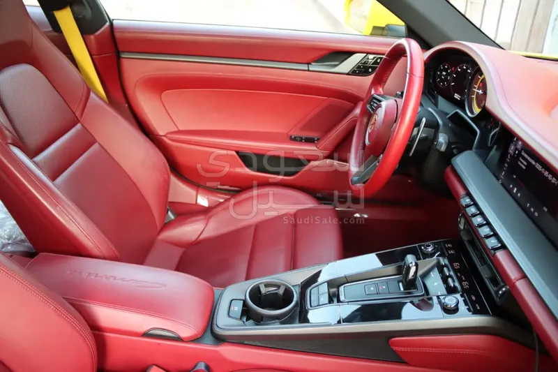 2020 بورش 911 كاريرا 4 اس