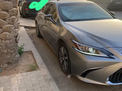 2020 لكزس إي إس 250