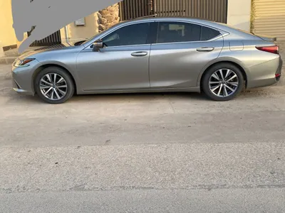 2020 لكزس إي إس 250