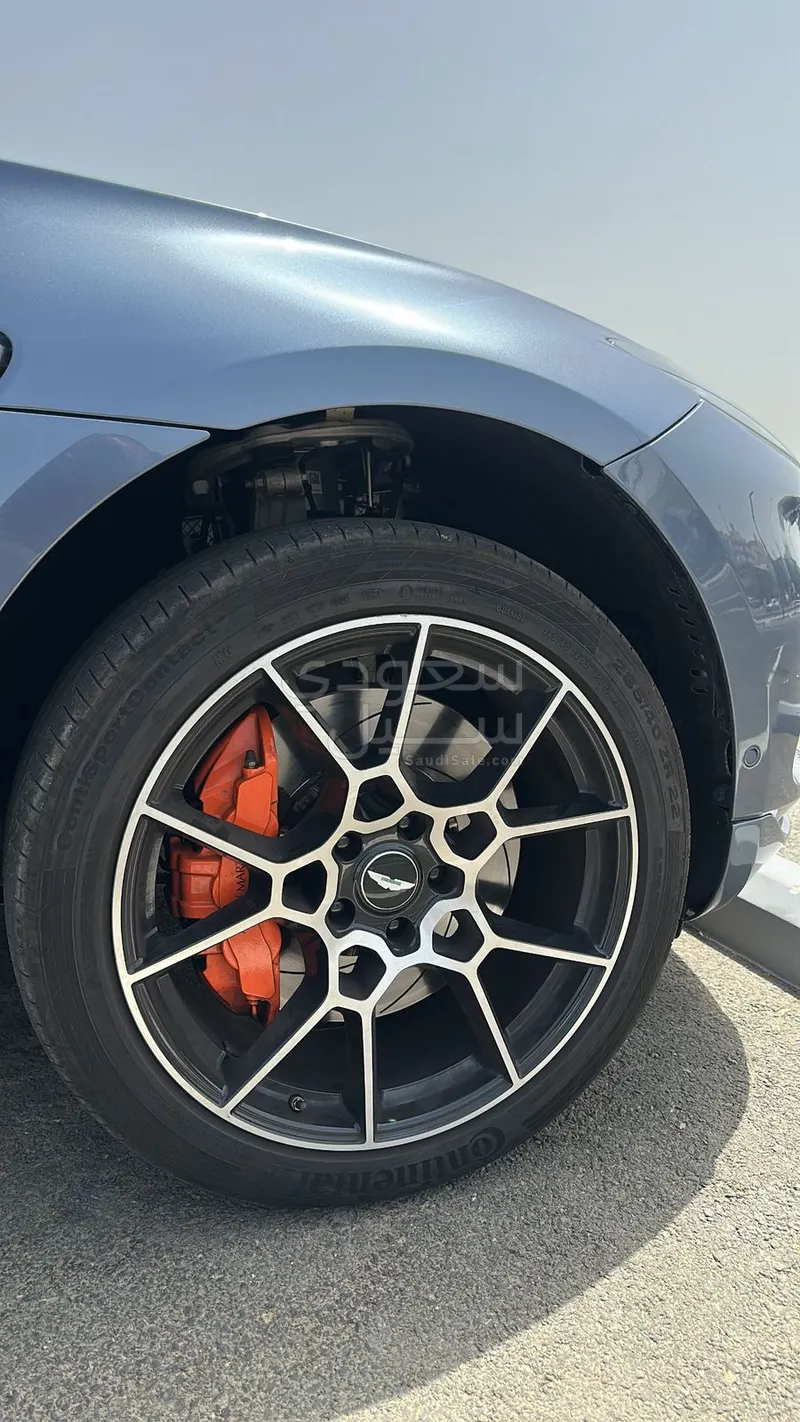 2021 Aston Martin DB X
