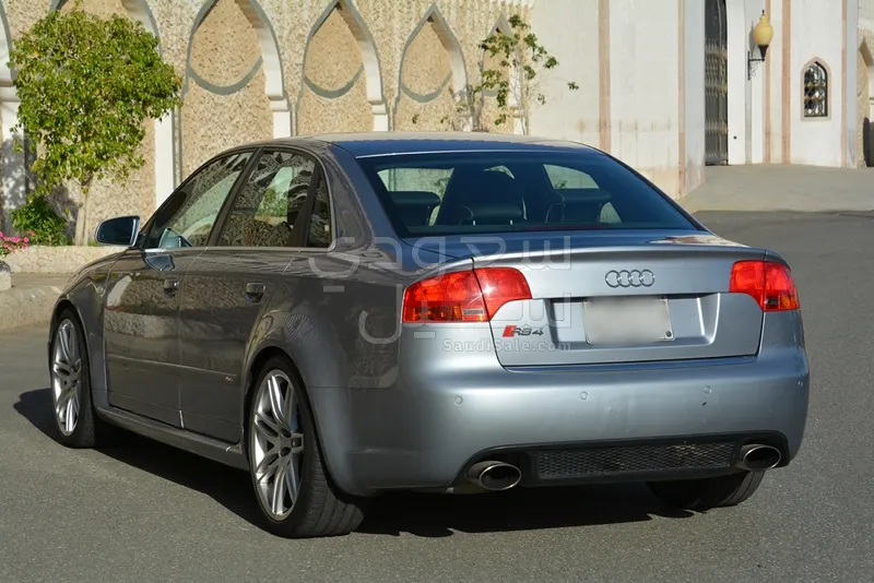 2007 اودي ار اس 4