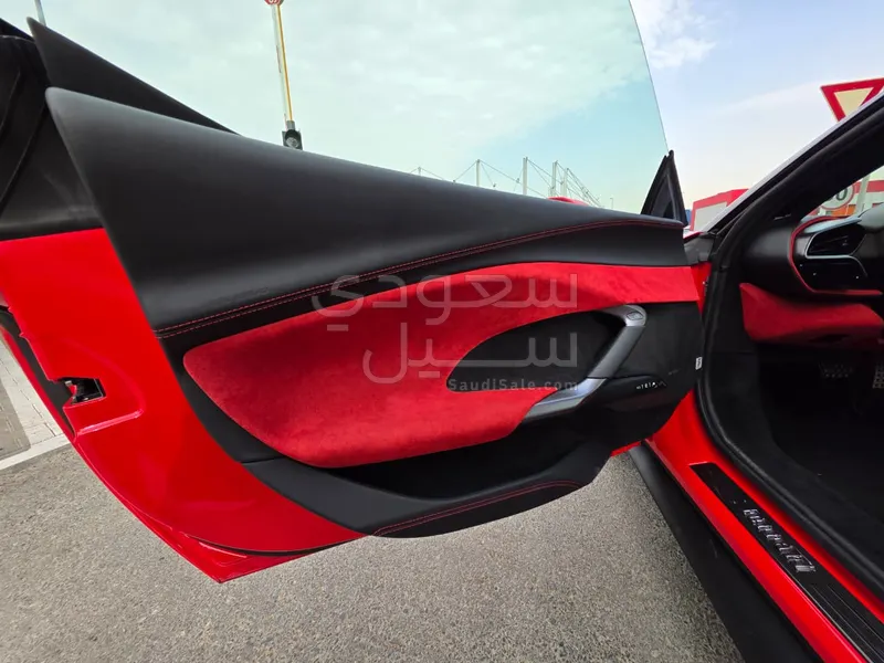 2025 فيراري جي تي اس 296