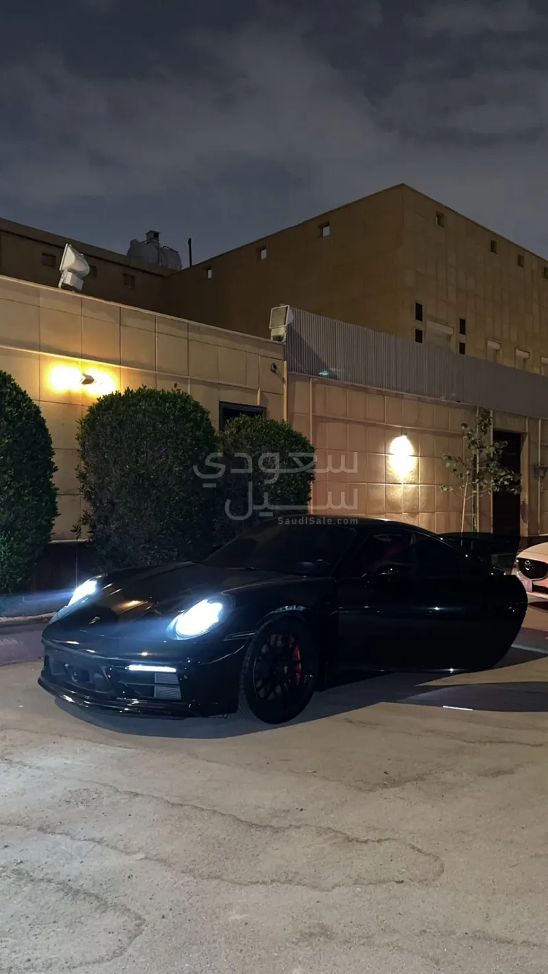 2024 بورش 911 كاريرا جي تي اس
