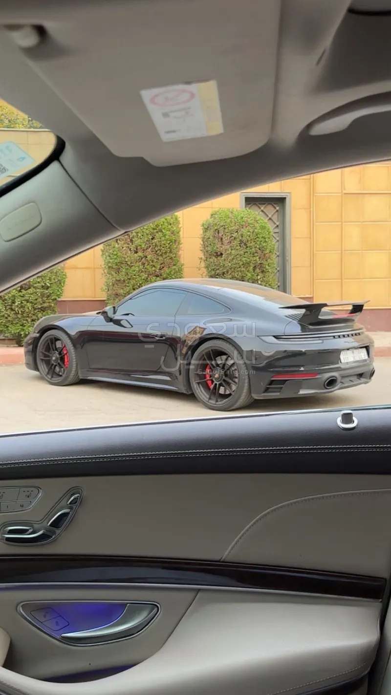 2024 بورش 911 كاريرا جي تي اس