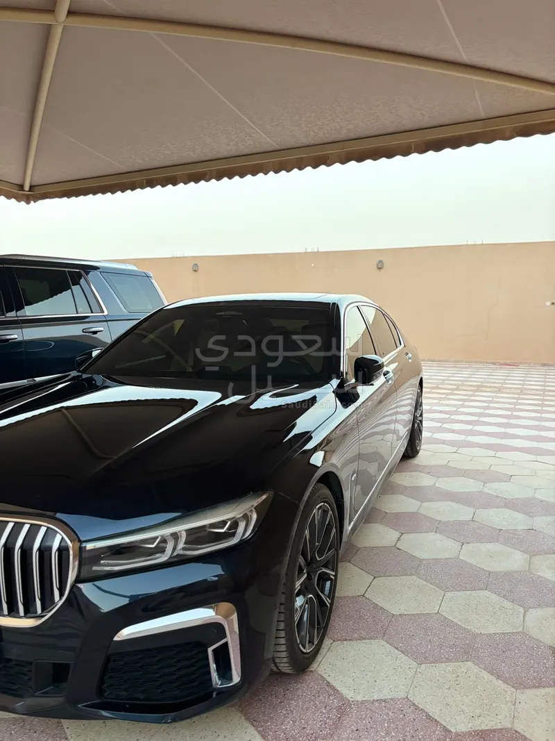 2021 بي ام دبليو الفئة السابعة 730 إل أي