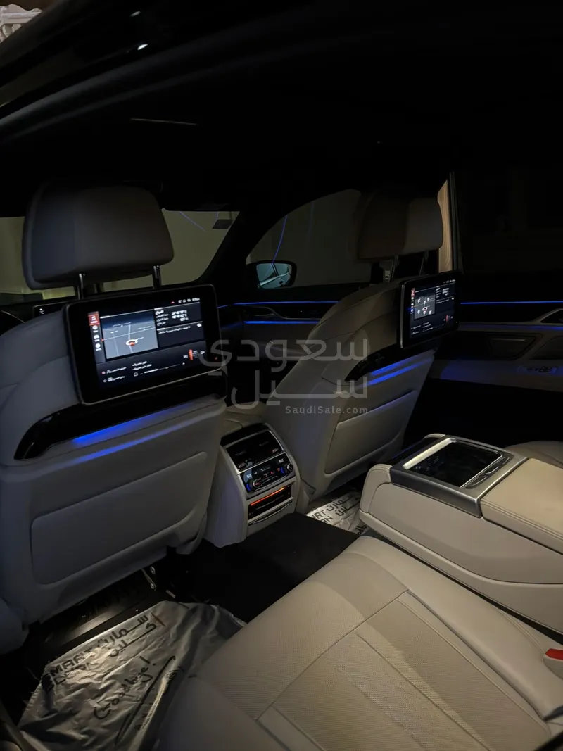 2021 بي ام دبليو الفئة السابعة 730 إل أي
