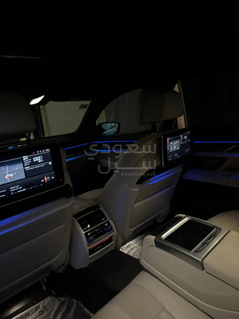 2021 بي ام دبليو الفئة السابعة 730 إل أي