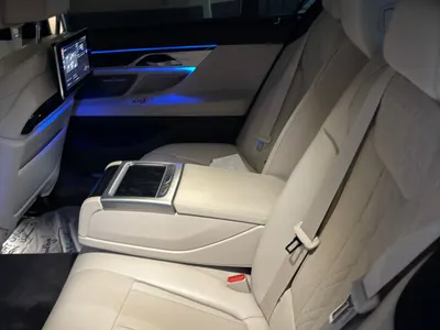 2021 بي ام دبليو الفئة السابعة 730 إل أي