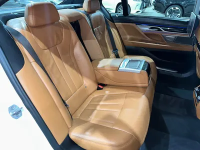 2021 بي ام دبليو الفئة السابعة 730 إل أي