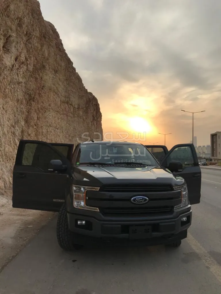 2018 فورد اف 150 لاريات
