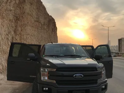 2018 فورد اف 150 لاريات