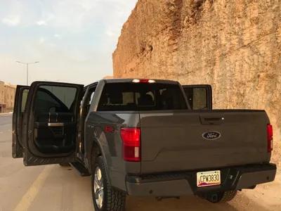 2018 فورد اف 150 لاريات