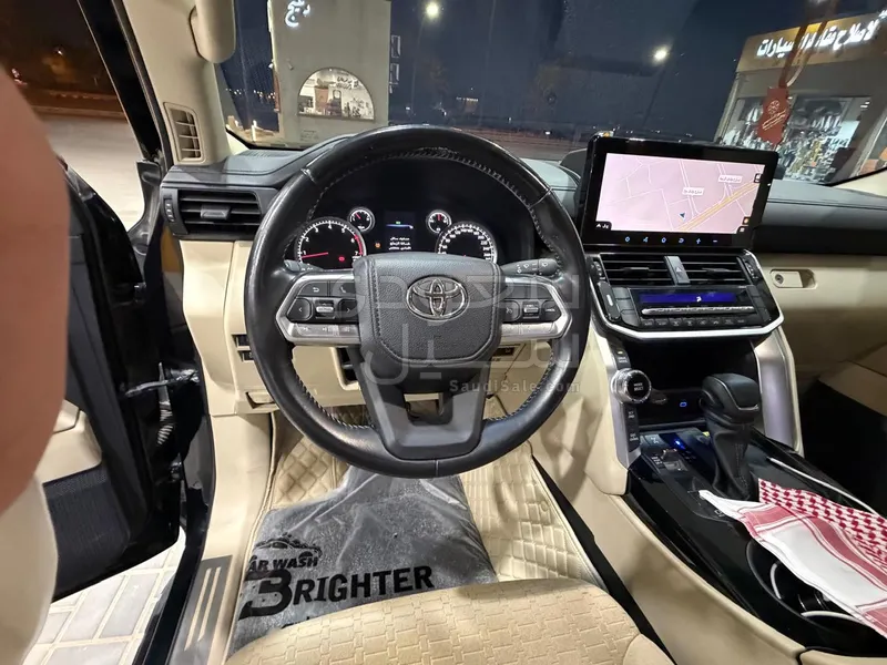 2024 Toyota Land Cruiser GXR